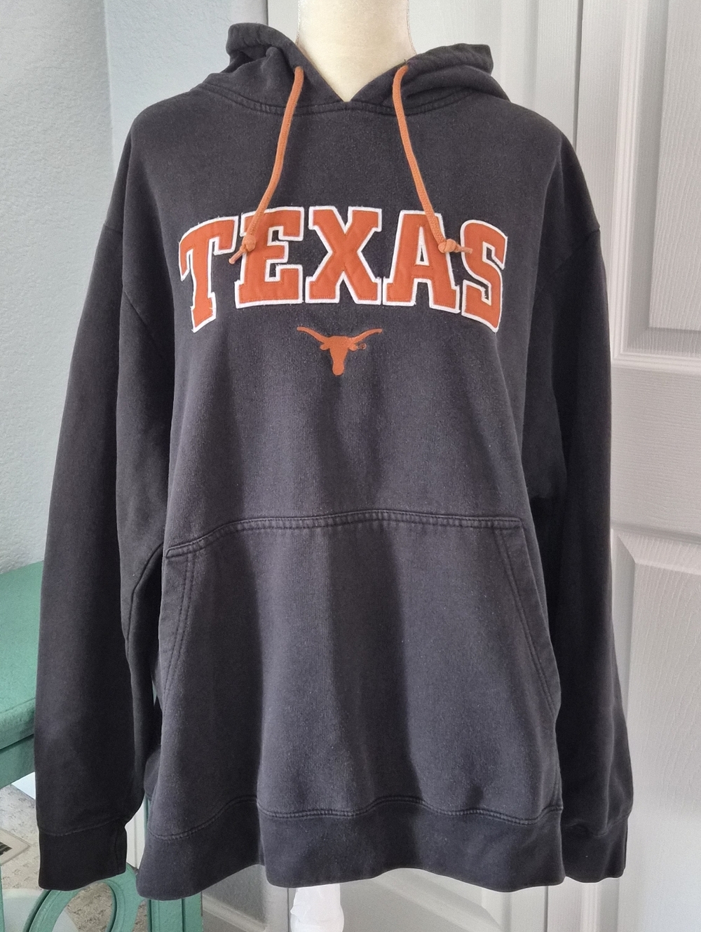 Vibtage Y2K Texas Longhorns Foot Locker Team Edition Hoodie Charcoal XXL